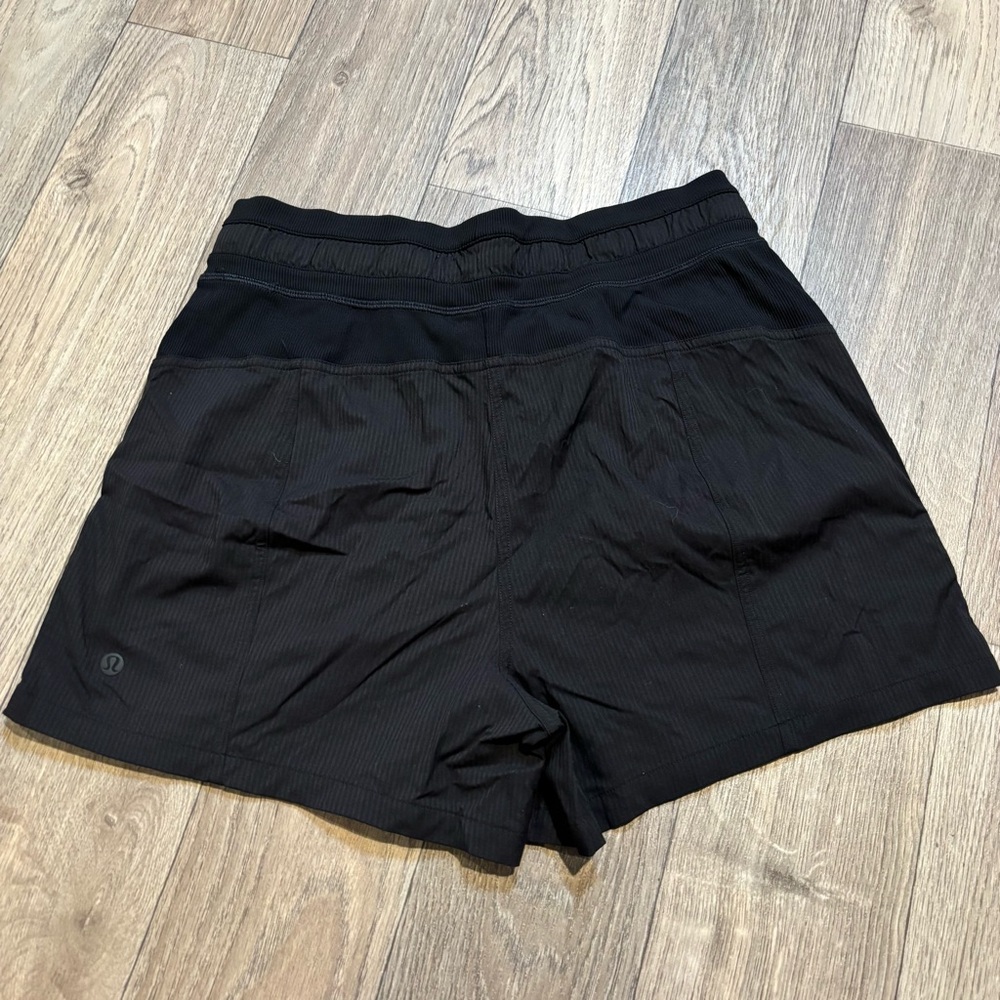 Lululemon Dance Studio High-Rise Short 3.5"
Black - Picture 4 of 6